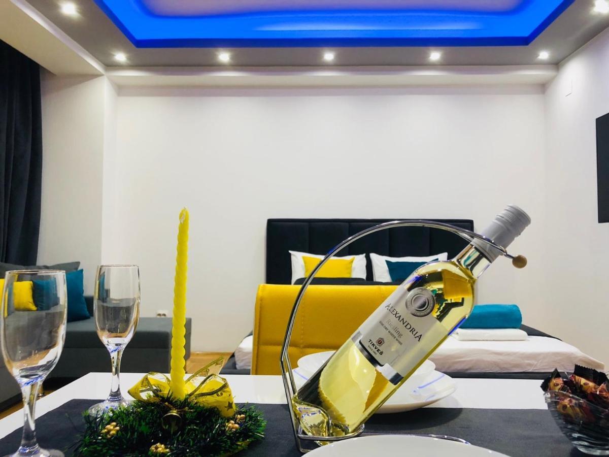 Front Beach Exclusive Apartments Struga Exteriör bild