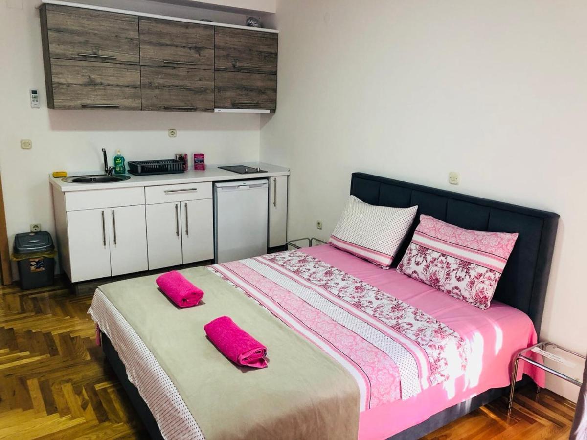 Front Beach Exclusive Apartments Struga Exteriör bild
