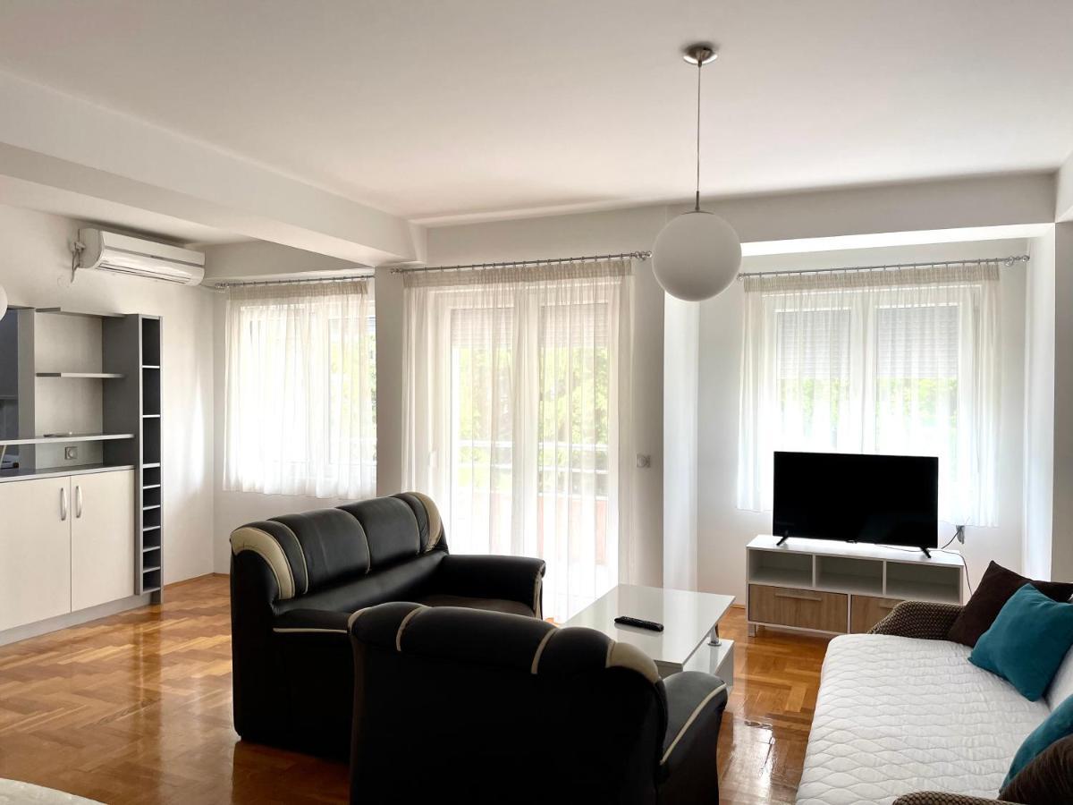 Front Beach Exclusive Apartments Struga Exteriör bild