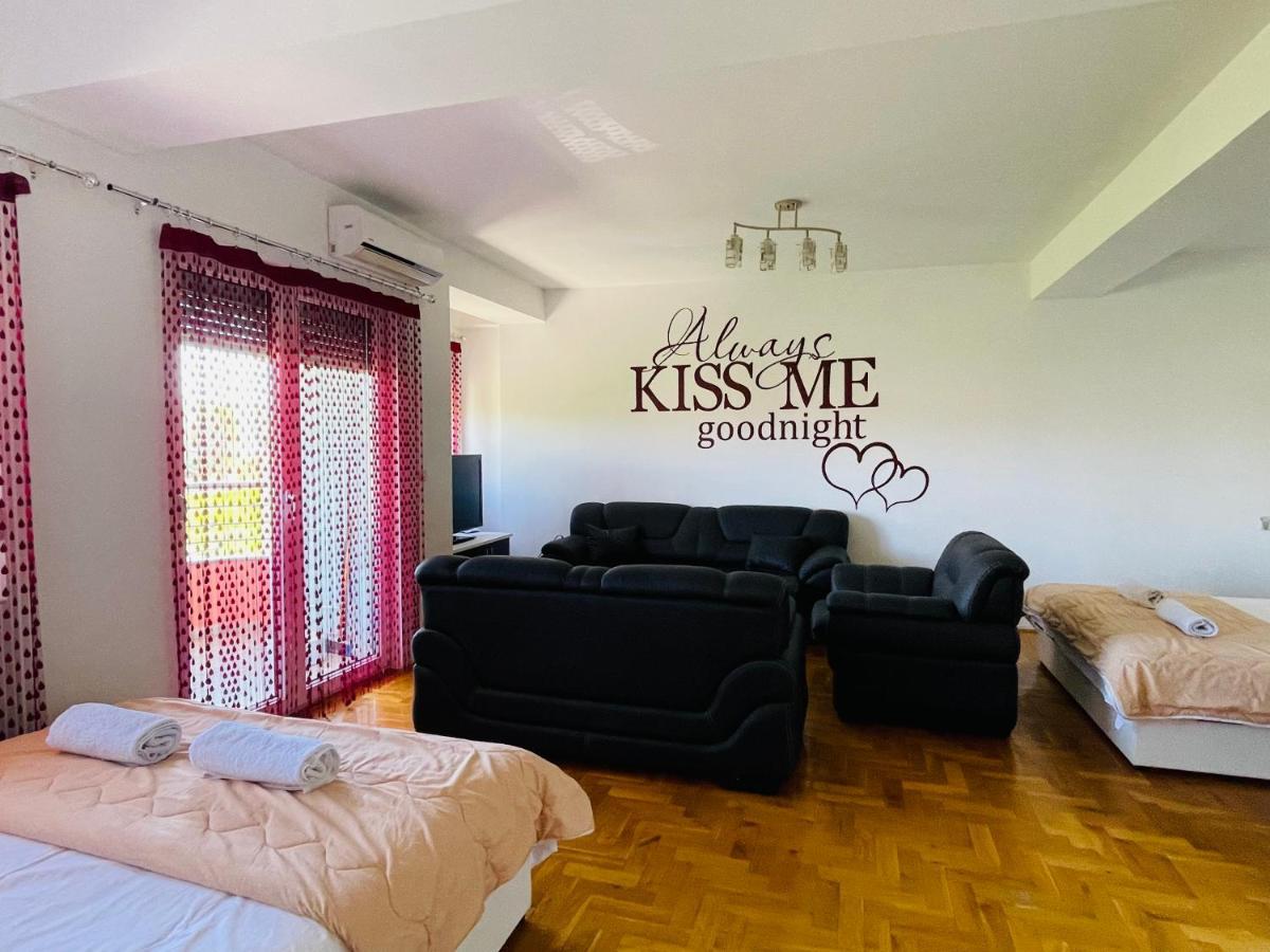 Front Beach Exclusive Apartments Struga Exteriör bild