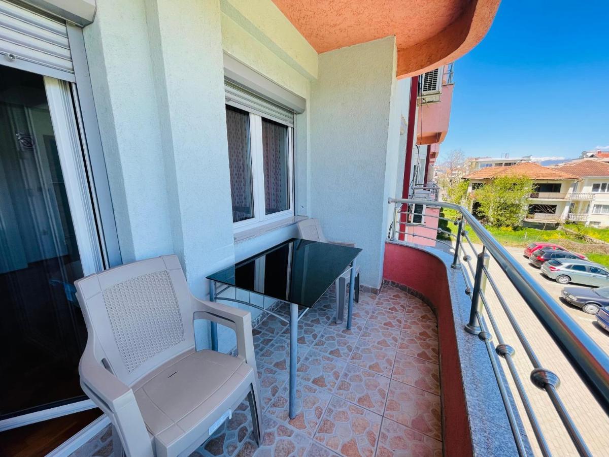 Front Beach Exclusive Apartments Struga Exteriör bild