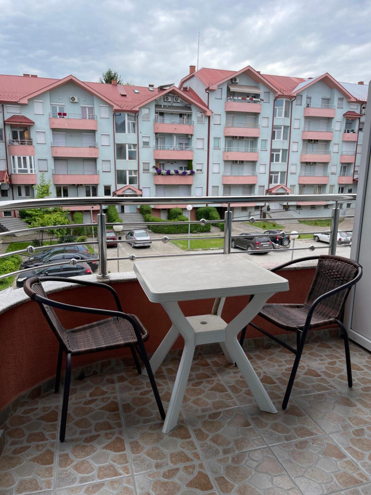 Front Beach Exclusive Apartments Struga Exteriör bild