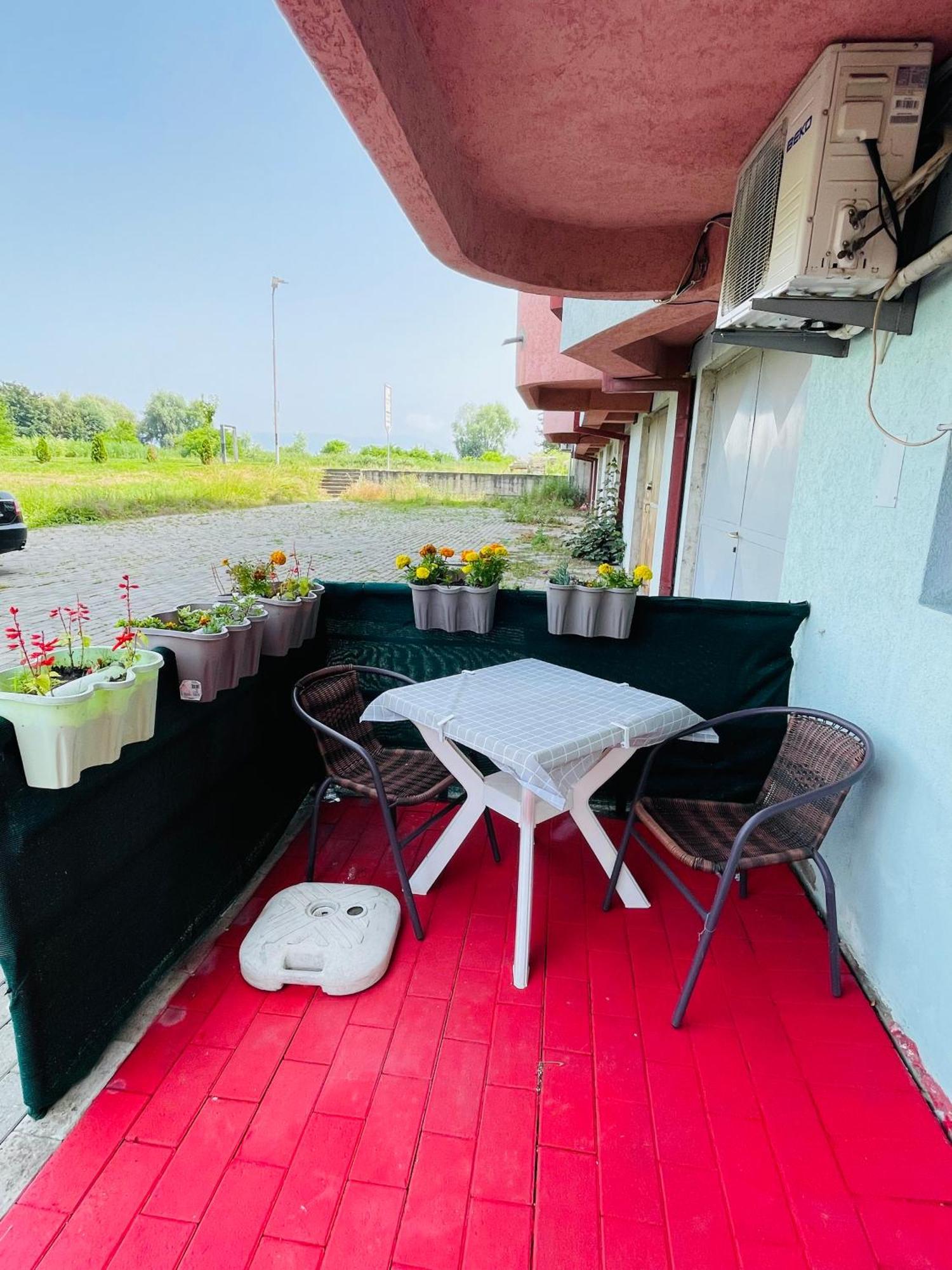 Front Beach Exclusive Apartments Struga Exteriör bild