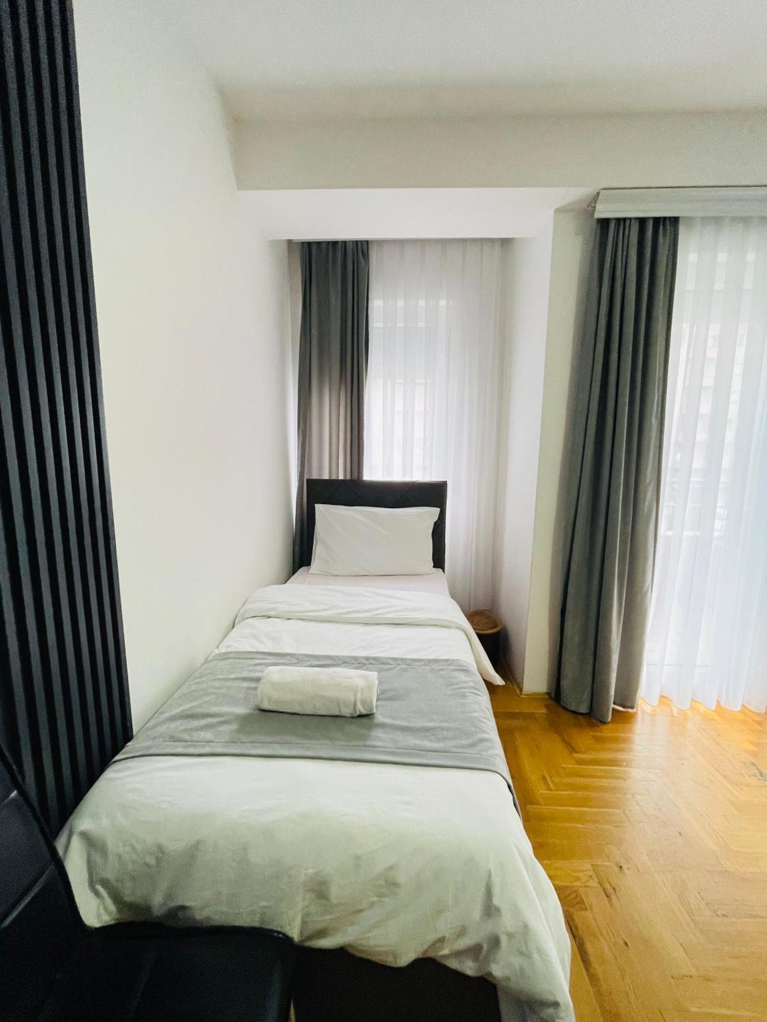 Front Beach Exclusive Apartments Struga Exteriör bild