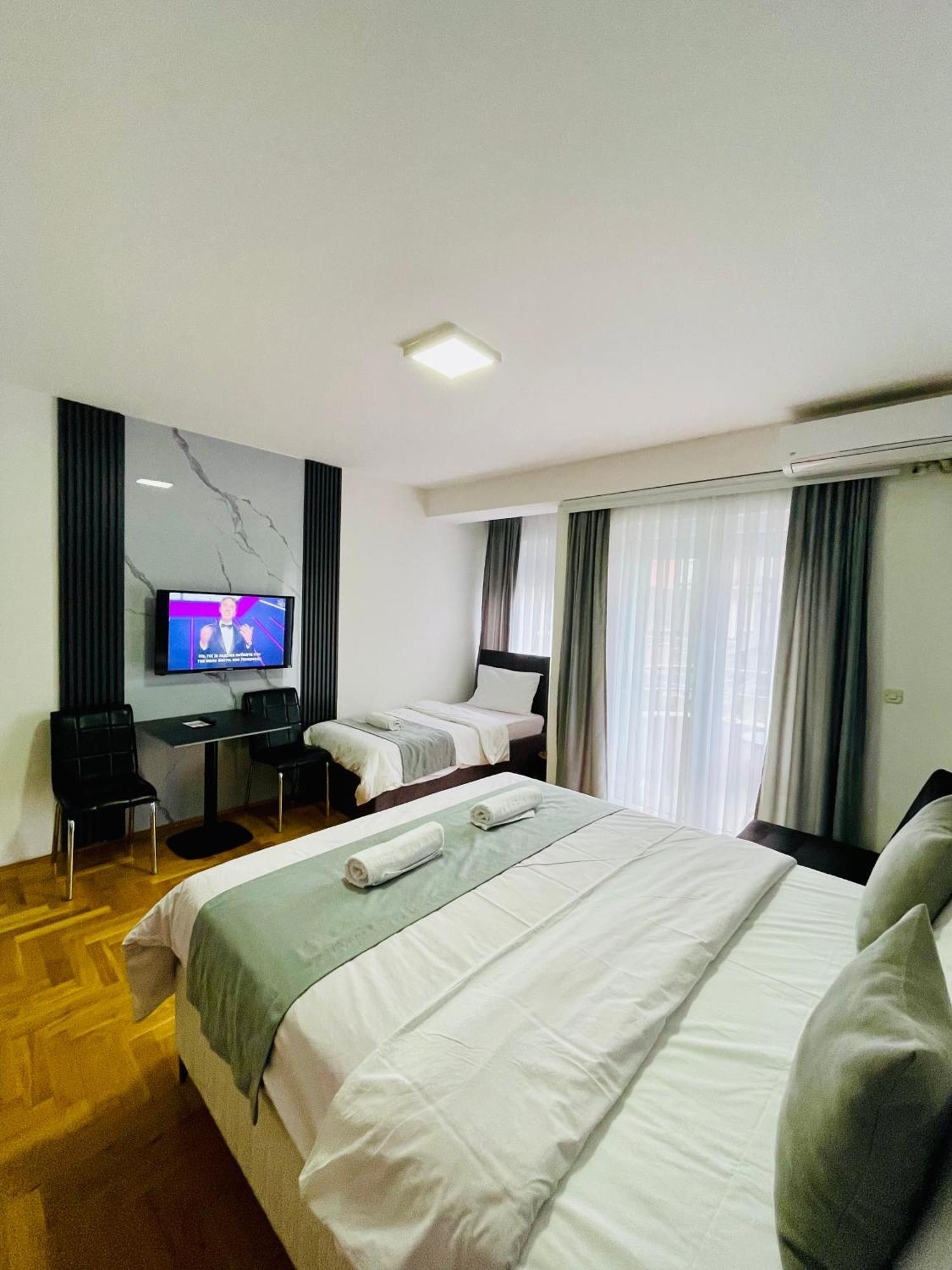 Front Beach Exclusive Apartments Struga Exteriör bild