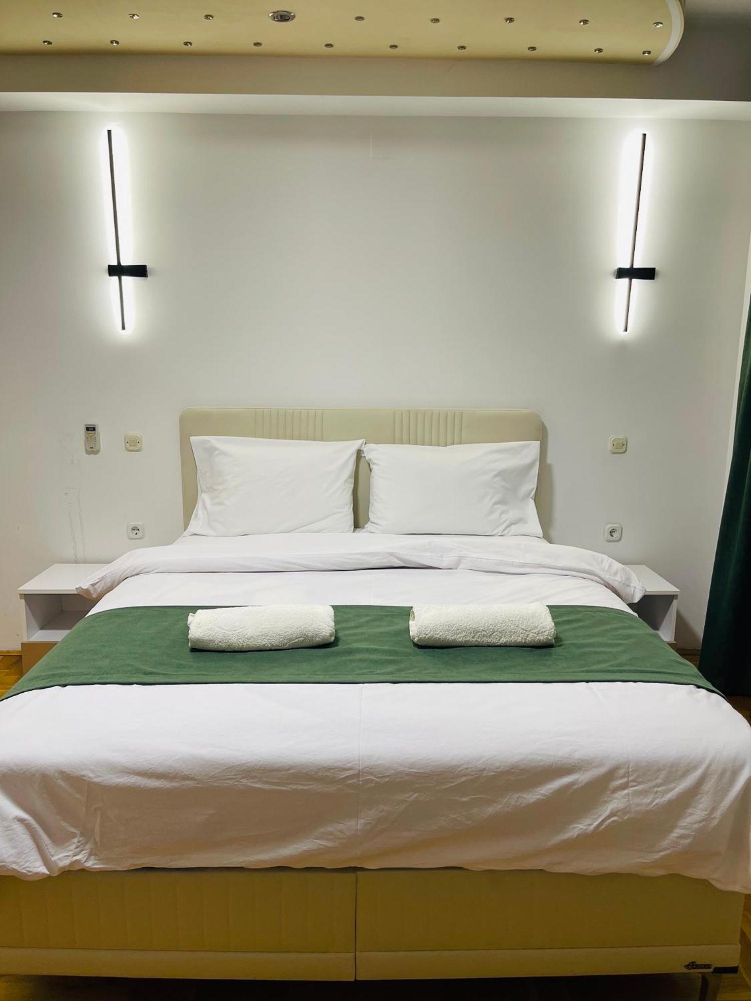 Front Beach Exclusive Apartments Struga Exteriör bild