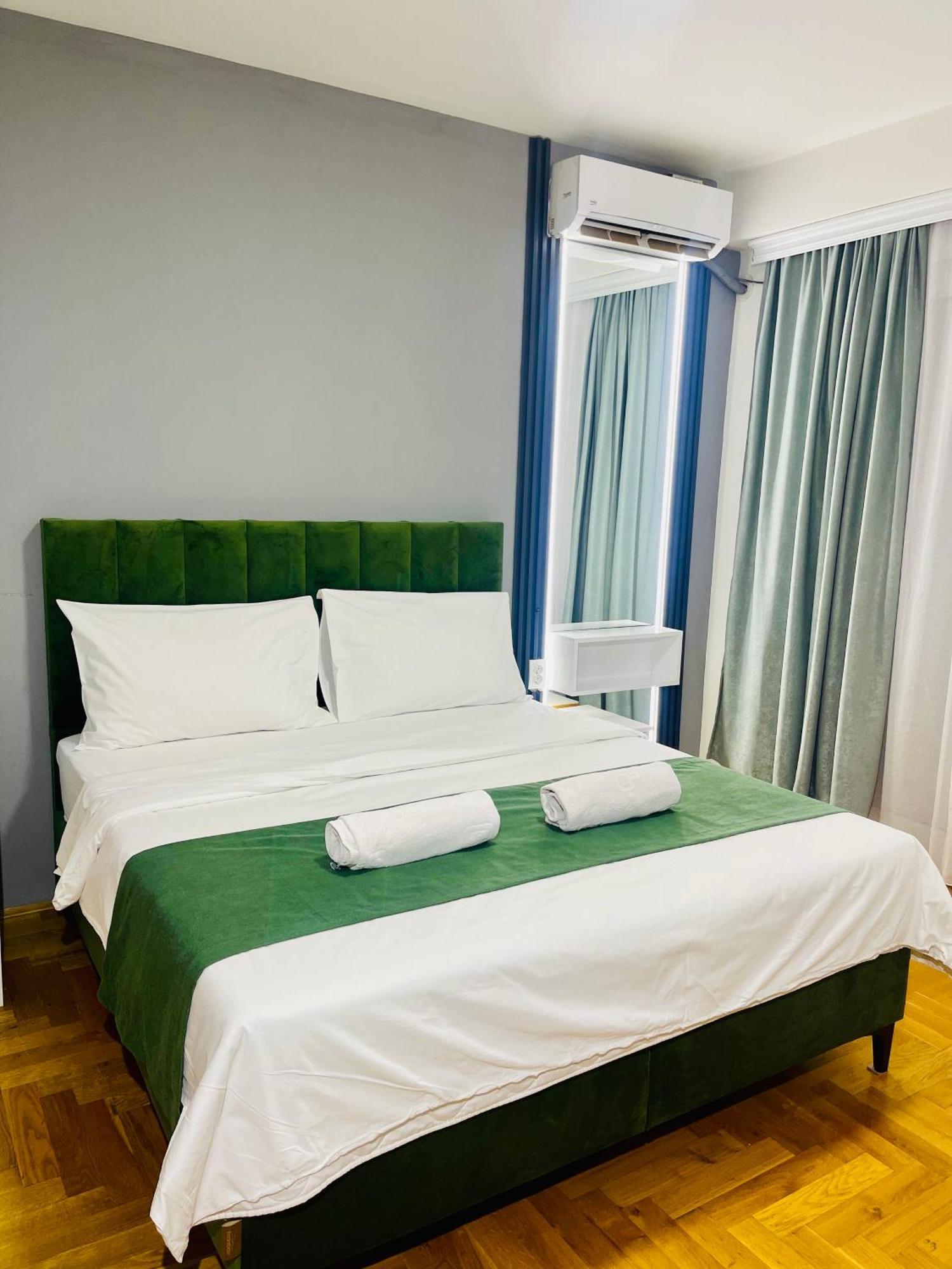 Front Beach Exclusive Apartments Struga Exteriör bild